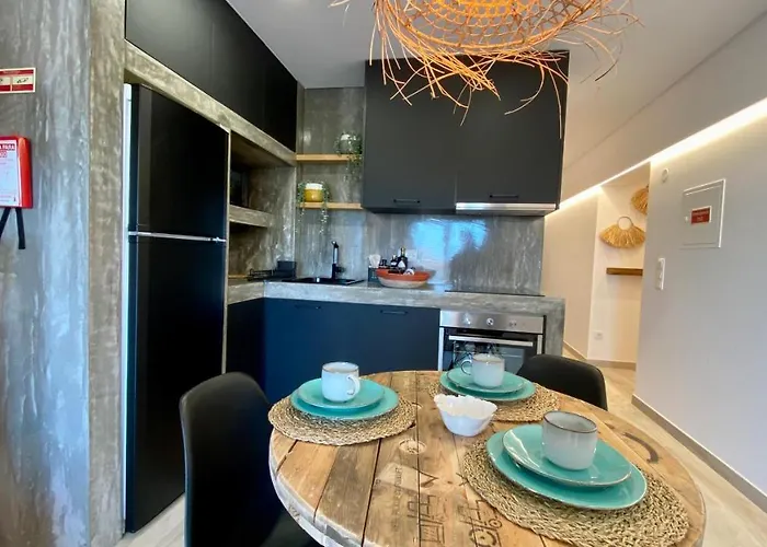 Chillin Santa Cruz - Close To Beach Retreat *